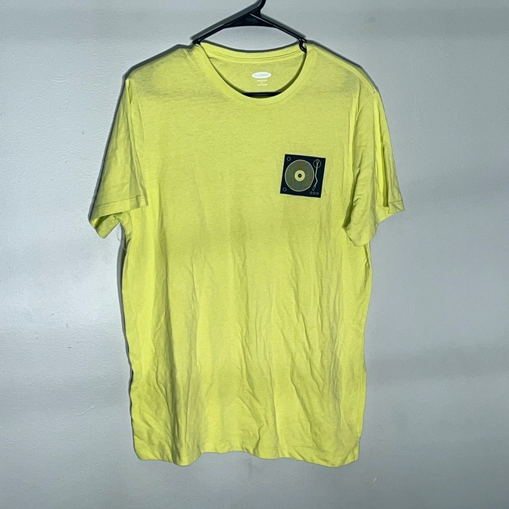 Old Navy T-shirt with record player design
